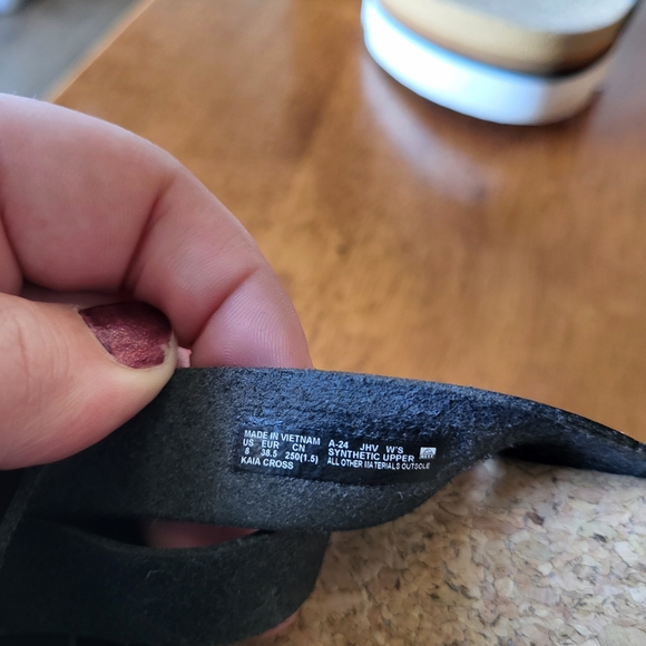 Reef Women's Black and Tan Sandals - Picture 3 of 3